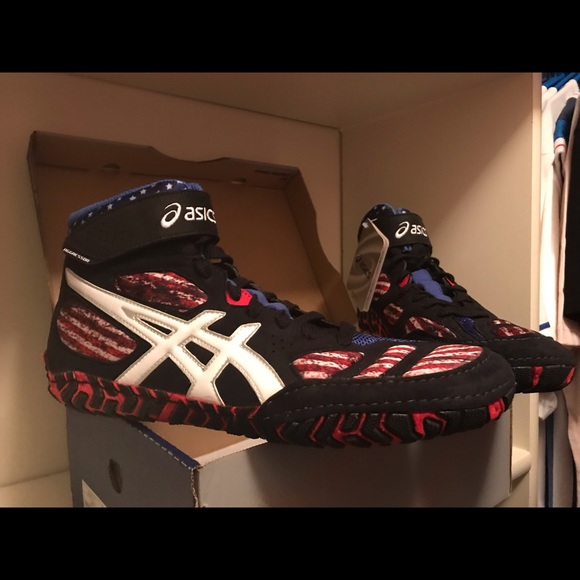 asics aggressor 2 le faded glory